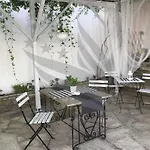 Karagianni 3*
