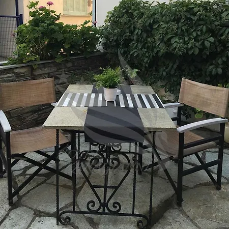 Karagianni 3*